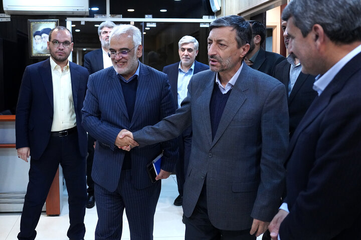 دیدار رئیس دانشگاه آزاد با رئیس ستاد اجرایی فرمان امام