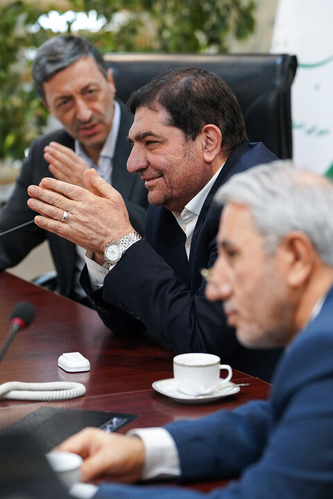 دیدار معاون اول رئیس جمهور با رئیس ستاد اجرایی فرمان امام