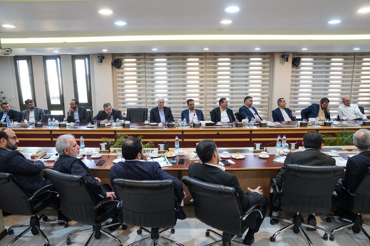 اولین جلسه شورای مدیران ارشد ستاد اجرایی فرمان امام در سال ١۴٠٣