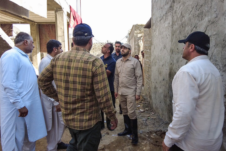 بازدید میدانی محمدترکمانه مدیرعامل بنیاد برکتِ ستاد اجرایی فرمان امام از مناطق سیل زده سیستان و بلوچستان