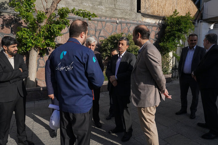 بازدید رئیس ستاد اجرایی فرمان امام از بیمارستان تخصصی سرطان برکت