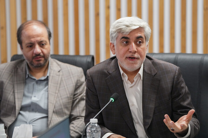 بازدید رئیس ستاد اجرایی فرمان امام از بیمارستان تخصصی سرطان برکت