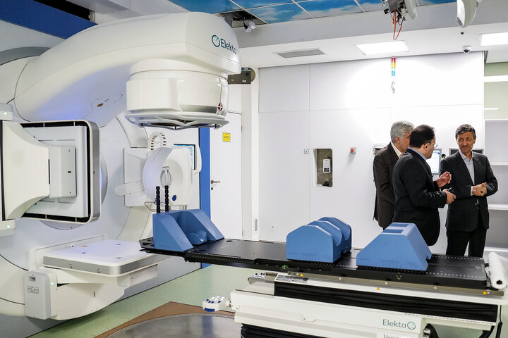 بازدید رئیس ستاد اجرایی فرمان امام از بیمارستان تخصصی سرطان برکت