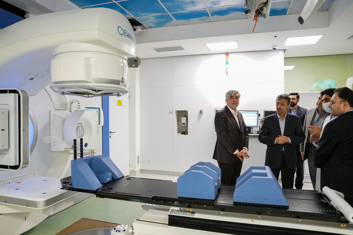 بازدید رئیس ستاد اجرایی فرمان امام از بیمارستان تخصصی سرطان برکت