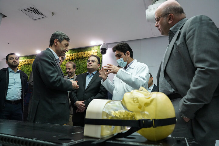 بازدید رئیس ستاد اجرایی فرمان امام از بیمارستان تخصصی سرطان برکت