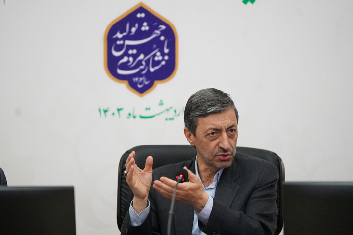 بازدید رئیس ستاد اجرایی فرمان امام از شرکت داروسازی البرزدارو