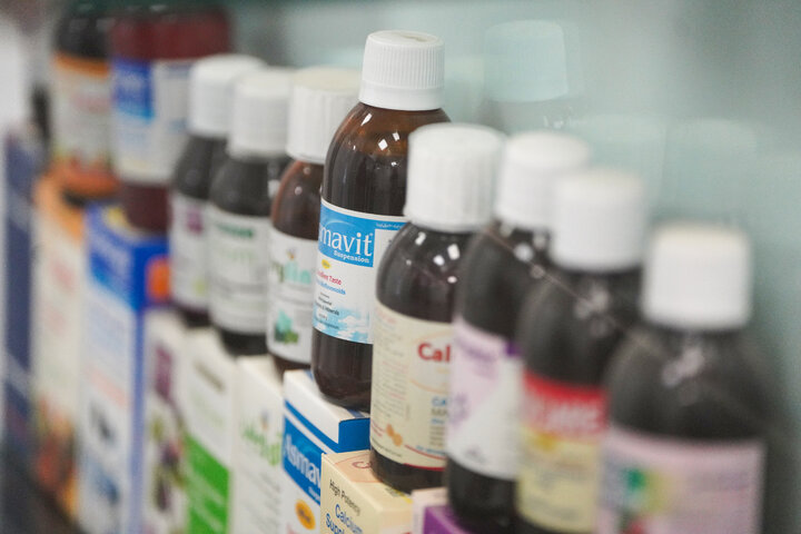 بازدید رئیس ستاد اجرایی فرمان امام از شرکت داروسازی البرزدارو