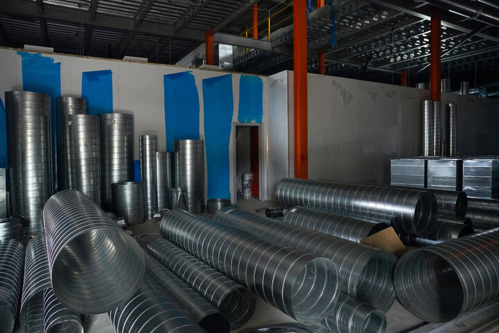 بازدید رئیس ستاد اجرایی فرمان امام از شرکت داروسازی البرزدارو