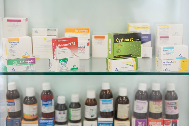 بازدید رئیس ستاد اجرایی فرمان امام از شرکت داروسازی البرزدارو