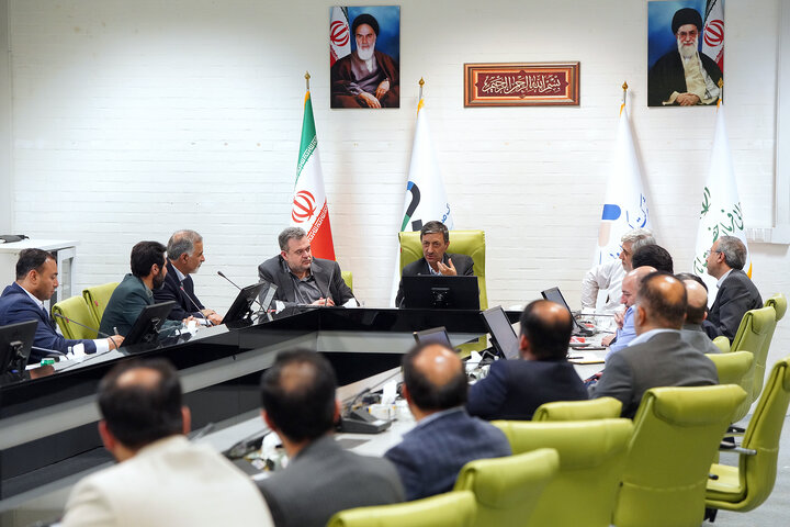 بازدید رییس ستاد اجرایی فرمان امام از شهرک دارویی برکت