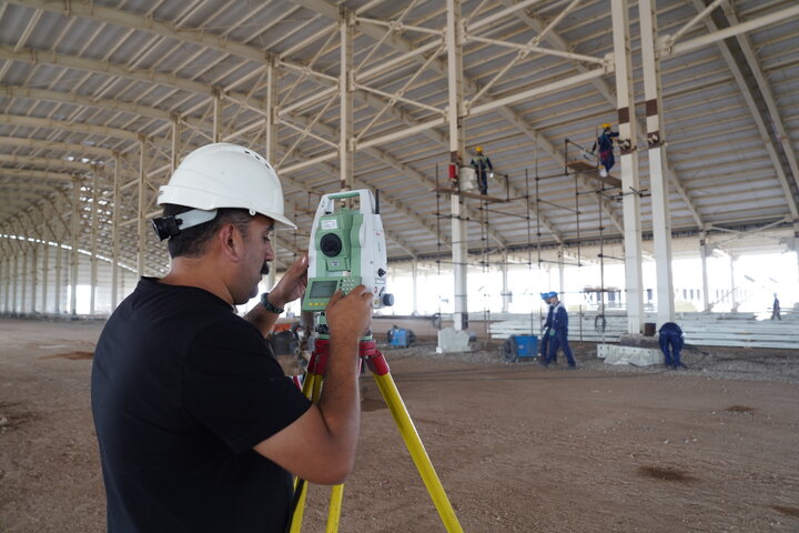 بازدید فتاح از کارخانه نساجی پارچه چادر مشکی قم