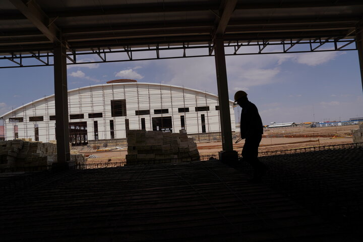بازدید فتاح از کارخانه نساجی پارچه چادر مشکی قم