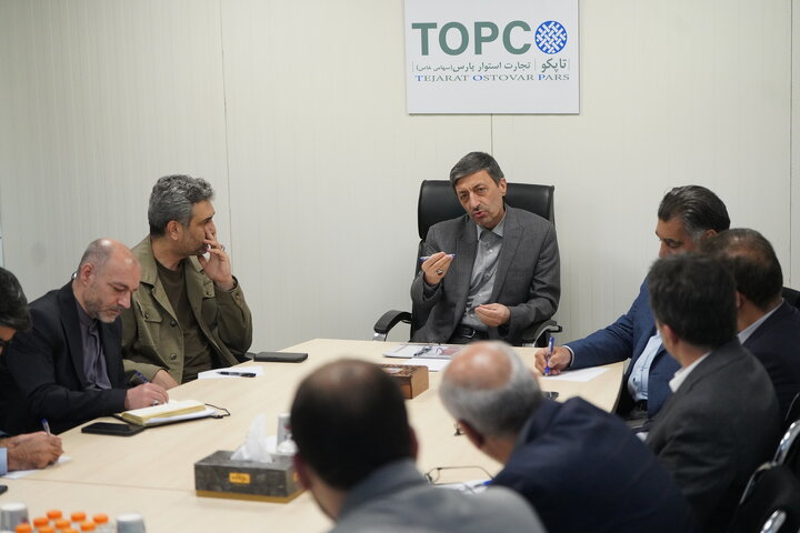 بازدید فتاح از کارخانه نساجی پارچه چادر مشکی قم