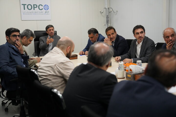 بازدید فتاح از کارخانه نساجی پارچه چادر مشکی قم