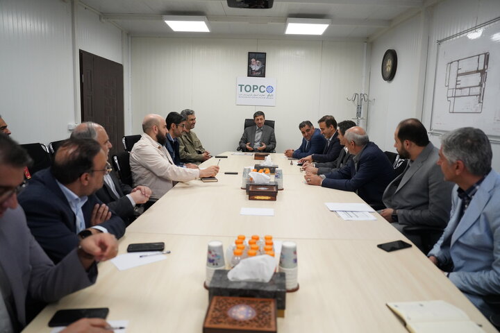 بازدید فتاح از کارخانه نساجی پارچه چادر مشکی قم