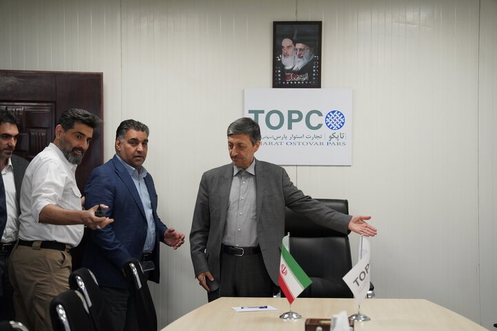 بازدید فتاح از کارخانه نساجی پارچه چادر مشکی قم