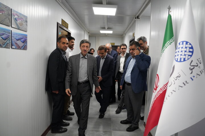 بازدید فتاح از کارخانه نساجی پارچه چادر مشکی قم