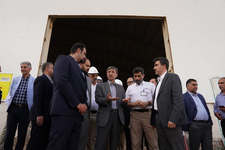 بازدید فتاح از کارخانه نساجی پارچه چادر مشکی قم