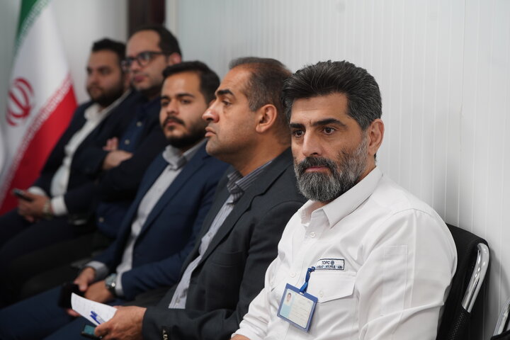 بازدید فتاح از کارخانه نساجی پارچه چادر مشکی قم