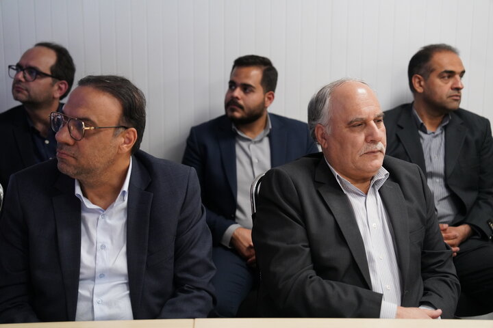 بازدید فتاح از کارخانه نساجی پارچه چادر مشکی قم