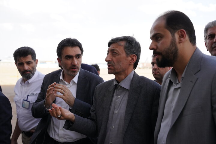 بازدید فتاح از کارخانه نساجی پارچه چادر مشکی قم