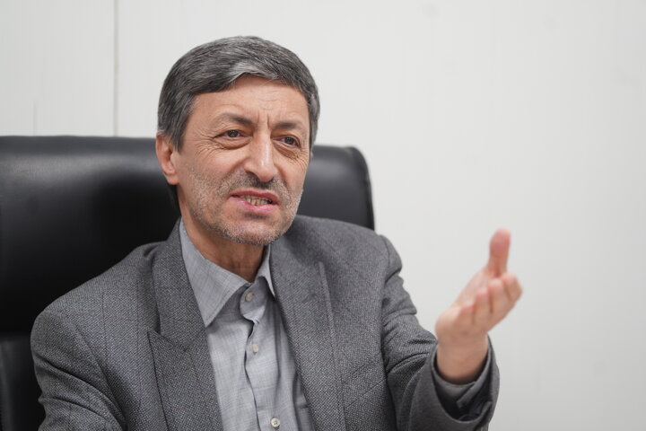 بازدید فتاح از کارخانه نساجی پارچه چادر مشکی قم