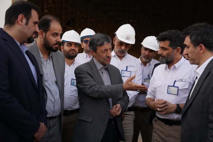 بازدید فتاح از کارخانه نساجی پارچه چادر مشکی قم