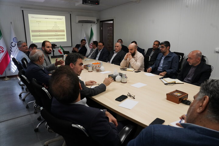 بازدید فتاح از کارخانه نساجی پارچه چادر مشکی قم