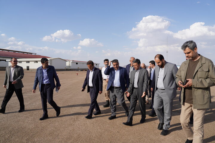 بازدید فتاح از کارخانه نساجی پارچه چادر مشکی قم