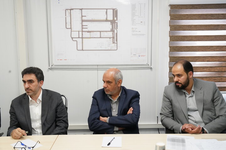 بازدید فتاح از کارخانه نساجی پارچه چادر مشکی قم