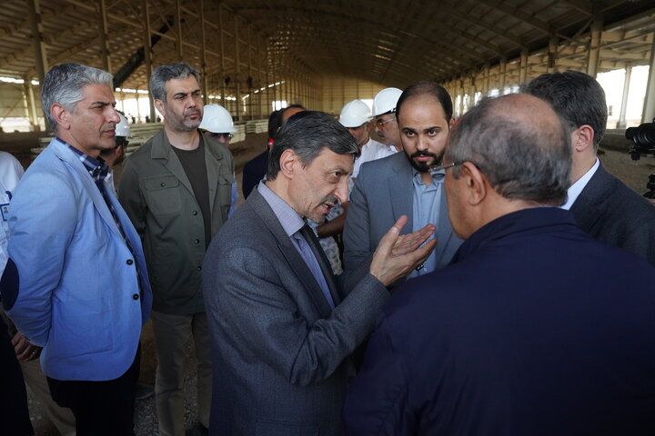 بازدید فتاح از کارخانه نساجی پارچه چادر مشکی قم