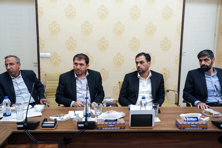 جلسه بررسی عملکرد موسسه دانش بنیان برکت با رئیس ستاد اجرایی فرمان امام