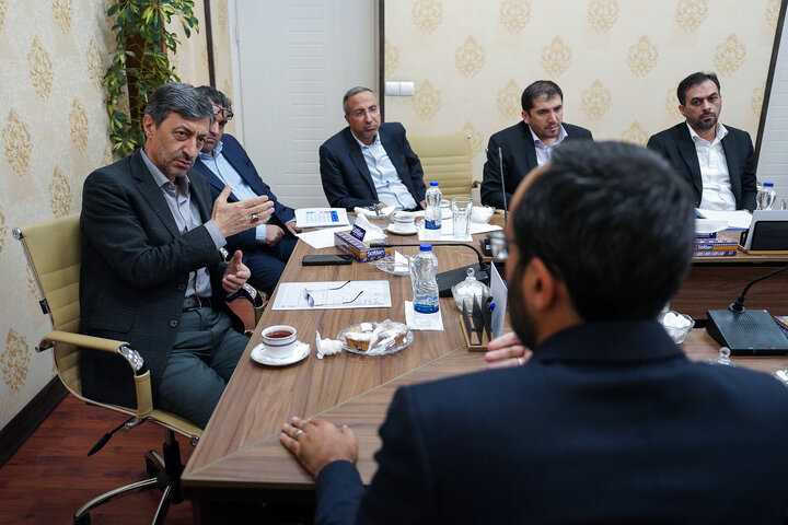 جلسه بررسی عملکرد موسسه دانش بنیان برکت با رئیس ستاد اجرایی فرمان امام