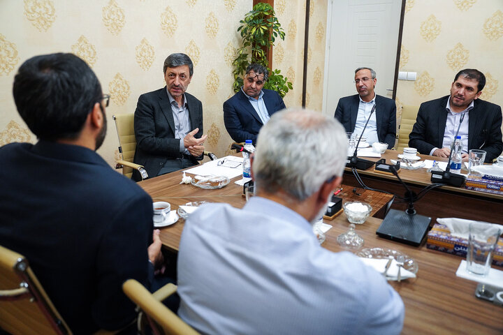 جلسه بررسی عملکرد موسسه دانش بنیان برکت با رئیس ستاد اجرایی فرمان امام