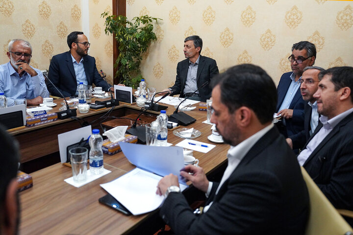 جلسه بررسی عملکرد موسسه دانش بنیان برکت با رئیس ستاد اجرایی فرمان امام