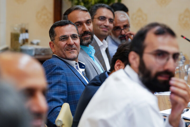 جلسه بررسی عملکرد موسسه دانش بنیان برکت با رئیس ستاد اجرایی فرمان امام