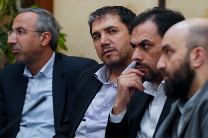 جلسه بررسی عملکرد موسسه دانش بنیان برکت با رئیس ستاد اجرایی فرمان امام