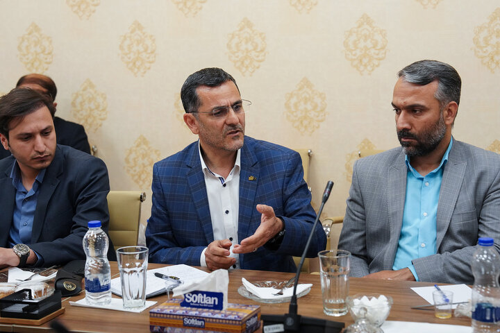 جلسه بررسی عملکرد موسسه دانش بنیان برکت با رئیس ستاد اجرایی فرمان امام