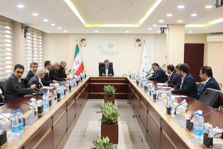 جلسه بررسی عملکرد گروه توسعه صنعت و معدن تدبیر