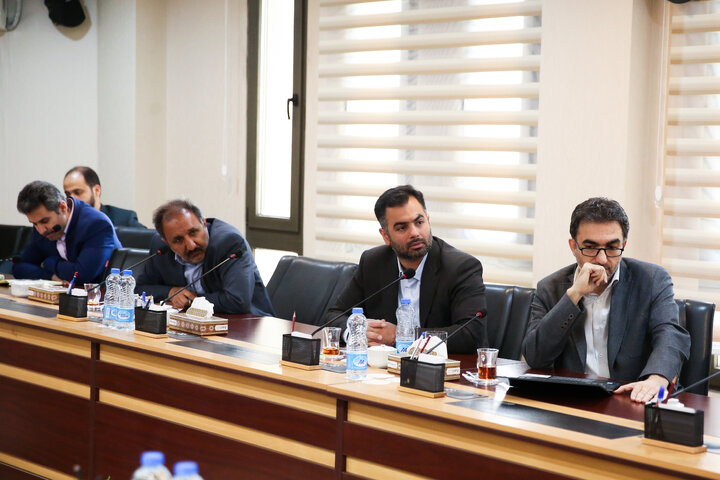 جلسه بررسی عملکرد گروه توسعه صنعت و معدن تدبیر