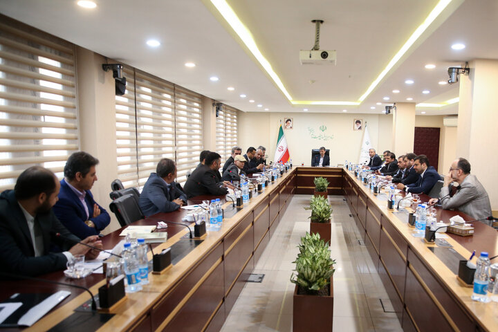 جلسه بررسی عملکرد گروه توسعه صنعت و معدن تدبیر