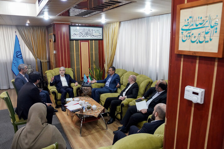 دیدار رئیس ستاد اجرایی فرمان امام با وزیر علوم