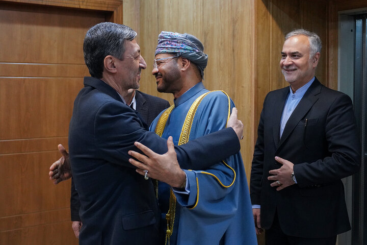 ديدار وزیر امور خارجه عمان با رئیس ستاد اجرایی فرمان امام