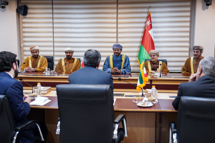 ديدار وزیر امور خارجه عمان با رئیس ستاد اجرایی فرمان امام