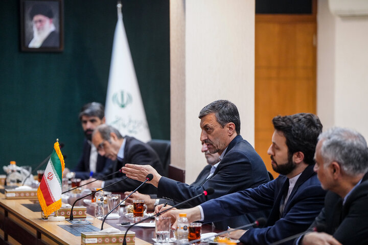 ديدار وزیر امور خارجه عمان با رئیس ستاد اجرایی فرمان امام