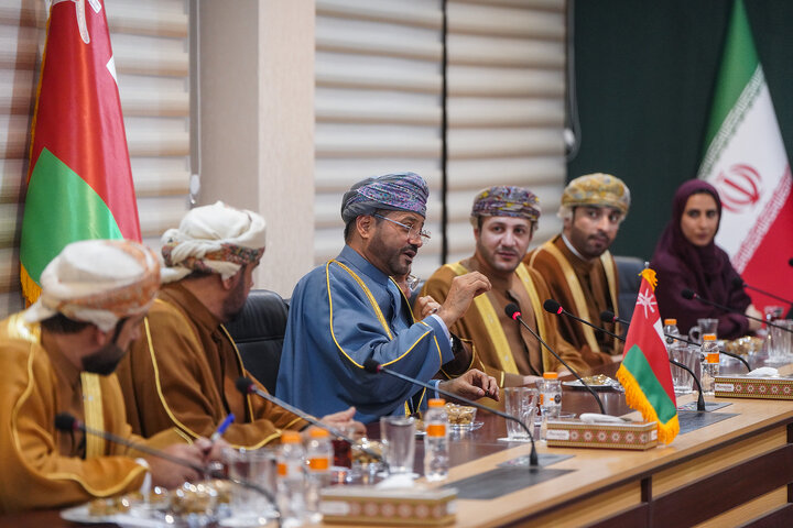 ديدار وزیر امور خارجه عمان با رئیس ستاد اجرایی فرمان امام