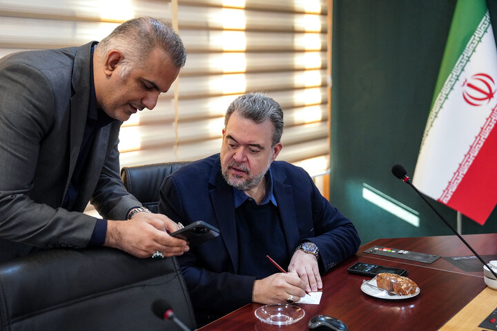 جلسه بررسی عملکرد گروه سلامت و دارویی برکت