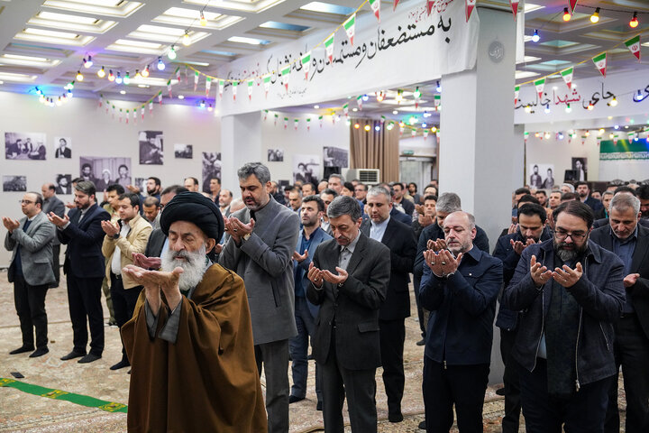 مراسم گرامیداشت دهه فجر در ستاد اجرایی فرمان امام