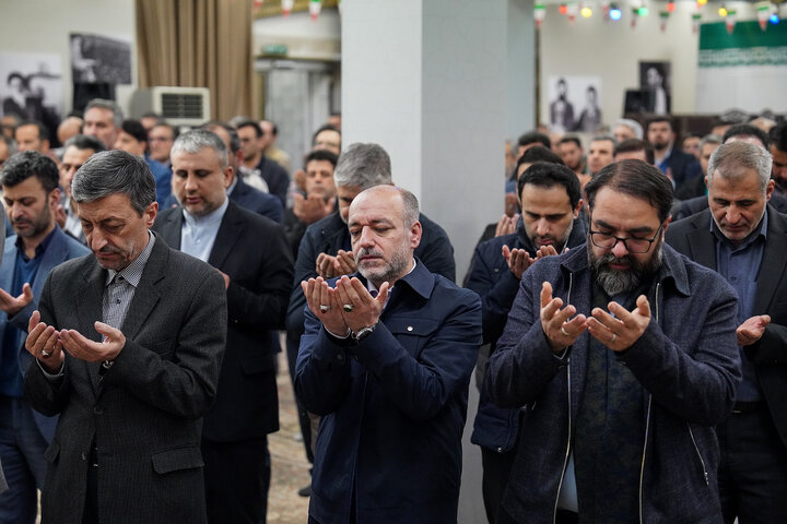 مراسم گرامیداشت دهه فجر در ستاد اجرایی فرمان امام