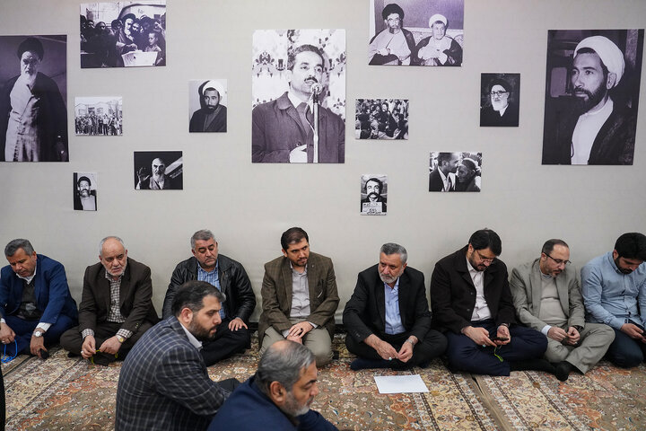 مراسم گرامیداشت دهه فجر در ستاد اجرایی فرمان امام